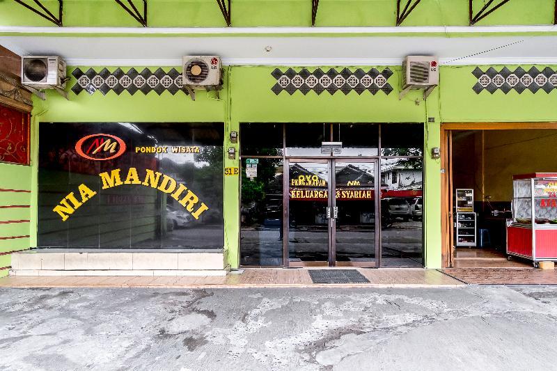 Oyo 723 Penginapan Nia Mandiri Syariah Medan Eksteriør bilde