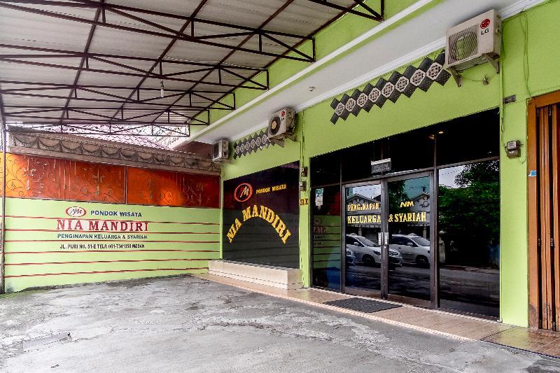 Oyo 723 Penginapan Nia Mandiri Syariah Medan Eksteriør bilde